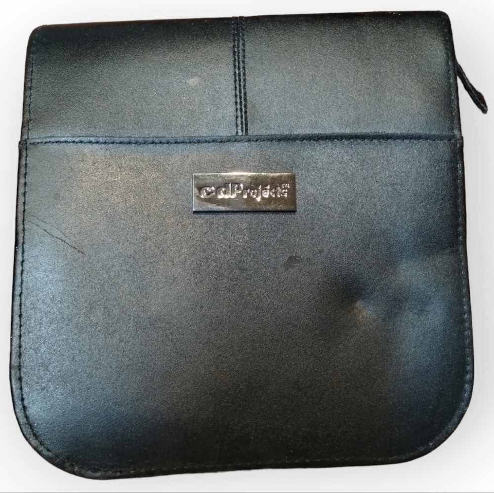 CD PROJECTS CD/DVD Case, Wallet, Zip Closure, Black Leather